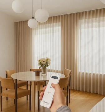 Motorized curtain solution in a modern luxury interior