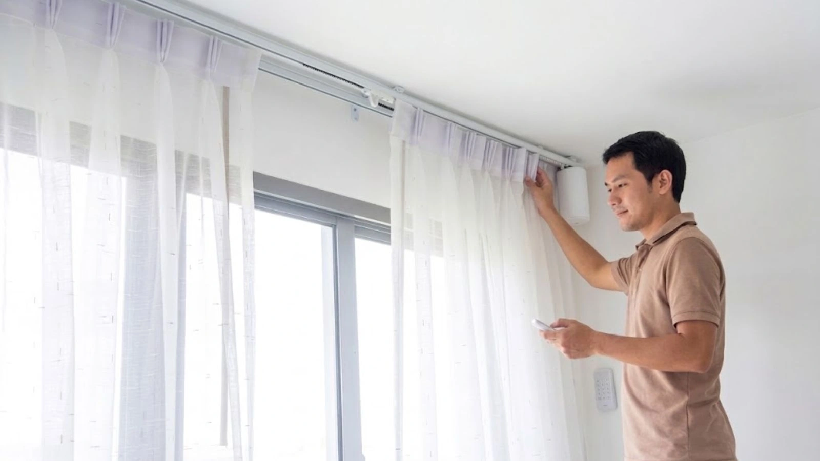 Book professional motorized curtain repair service Dubai today