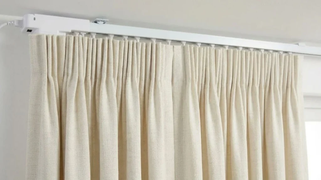 Pencil pleat