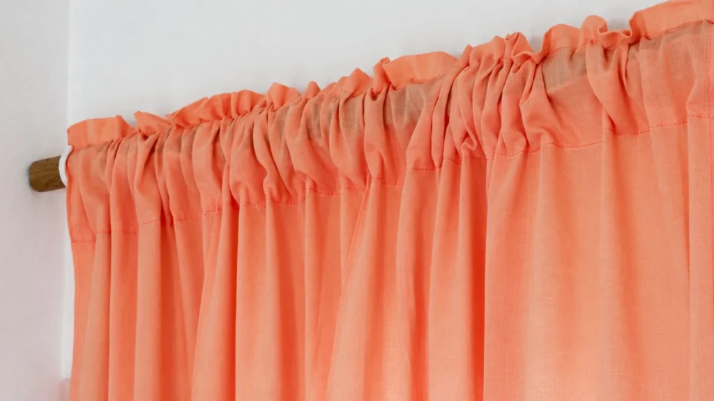 Rod pocket curtain header with simple gathered folds